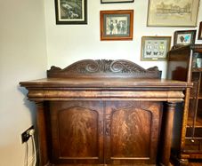 Antique Mahogany Veneer Sideboard / Chiffonier
