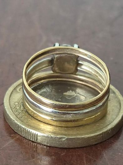 Vintage 375 Gold Ring with Clear Stone