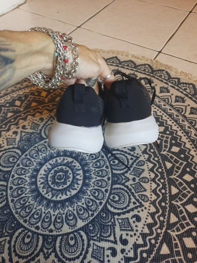 black under armour trainers