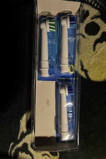 Oral-B Braun Electric Toothbrush Heads brand new