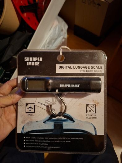 Digital luggage scales