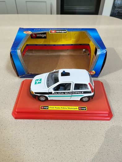 Fiat Punto Police 1/24 Burago