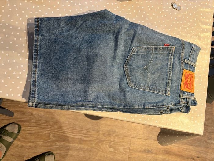 levis