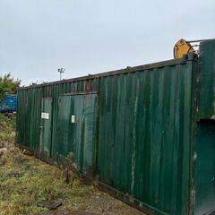 Generator container