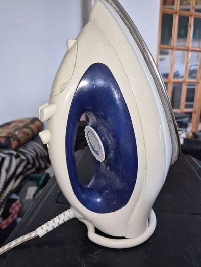 Beaumark Steam Iron
