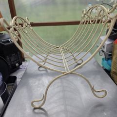 Decorative Cream Metal Magazine Rack