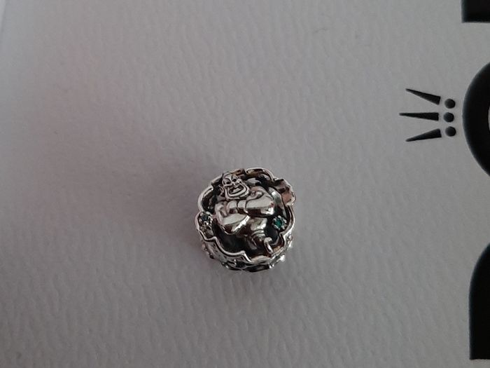 new genuine glow in dark Aladdin charm