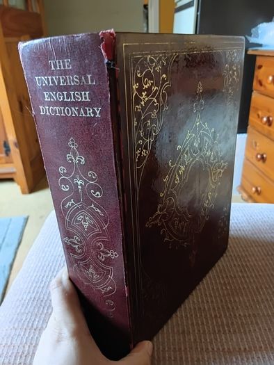 1961 Vintage The Universal English Dictionary. Heron Books.
