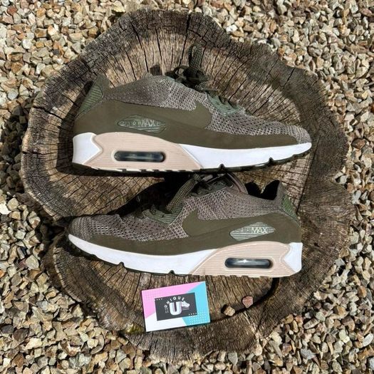Premium Nike Air Max 90 Flyknit Olive