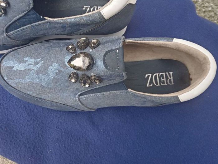 REDZ New Ahoes