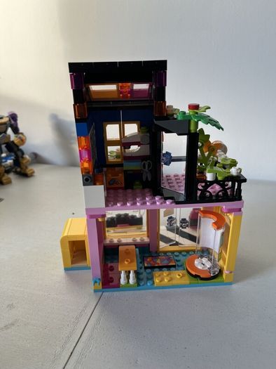 Lego Friends vintage clothes shop