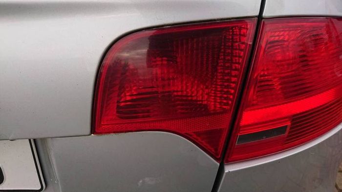 Audi a4 b7 taillights saloon rear light lamps fog lights s-line parts 2.0tdi BLB BRE BRD engines three spoke mfsw suspension parts