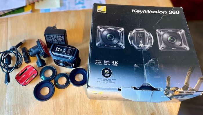 Nikon Keymission 360 camera box complete mint