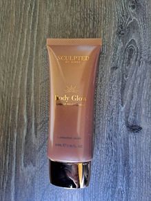 Sculpted by Aimee Body Glow shimmer