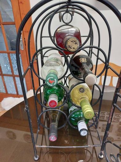 metal wine bottle holder