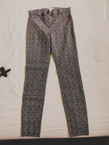 Jeggings style trousers.