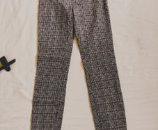 Jeggings style trousers.