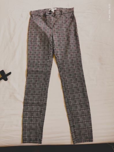 Jeggings style trousers.