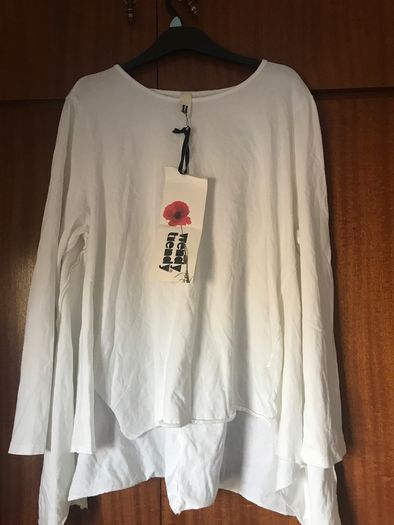 Ladies Top new with tags