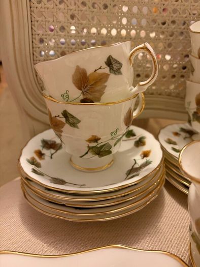 Arklow Fine China 21 Piece Tea Set