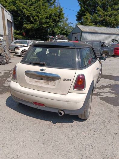 Breaking mini cooper 2006 petrol