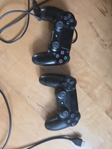 PS4 Pro Console + 2 Controllers & 7 Games