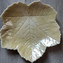 Belleek leaf trinket