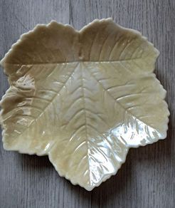 Belleek leaf trinket