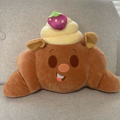 Emile strawberry croissant from Disney Munchlings