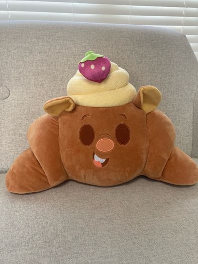 Emile strawberry croissant from Disney Munchlings