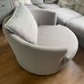 Swivel chair Image 2