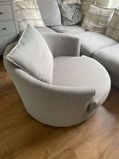 Swivel chair