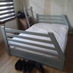 Triple bunk