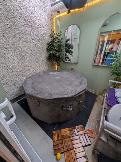 Toronto luxury foam hot tub