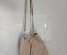 Leather shoulder bag