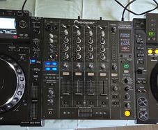 Cdj 2000 X 2 & Djm 800