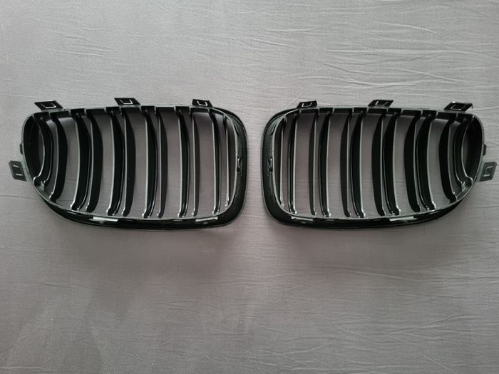 BMW 1 Series E81 E82 E87 E88 Gloss Black Kidney Grilles Brand New
