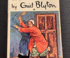 Fifth Formers at Saint Clare's (Enid Blyton)