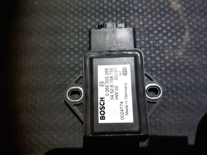 Bmw 5 Series E60  Speed Sensor / Accelerating Module