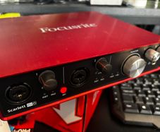 focusrite scarlett 6i6 (gen 3)