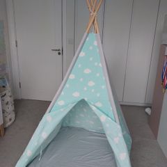 Kids play tent