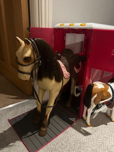 Our Generation Horse Box