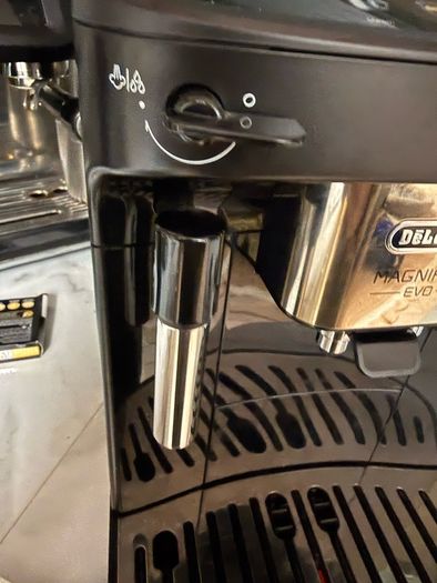 DeLonghi Magnifica Evo Bean to Cup Coffee Machine
