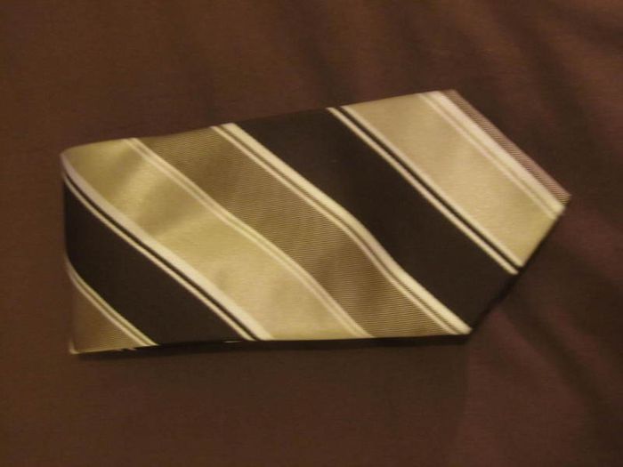 Tie 16