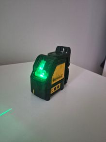 Battery powered green laser level