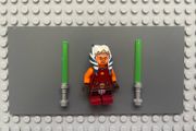 lego Star Wars sw1396 Ahsoka Tano (Padawan) minifigure - Dark Red Backless Vest with Necklace and Belt, Medium Legs