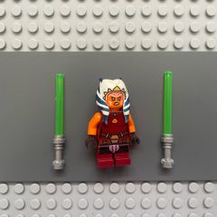 lego Star Wars sw1396 Ahsoka Tano (Padawan) minifigure - Dark Red Backless Vest with Necklace and Belt, Medium Legs