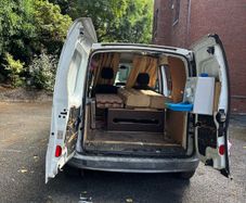 camper van Has solar panel roof vent Sink gas cooker 12 V microwave