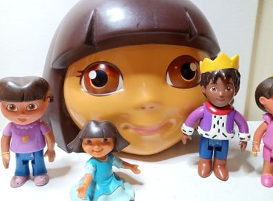 Dora the Explorer Wall Light and Figures