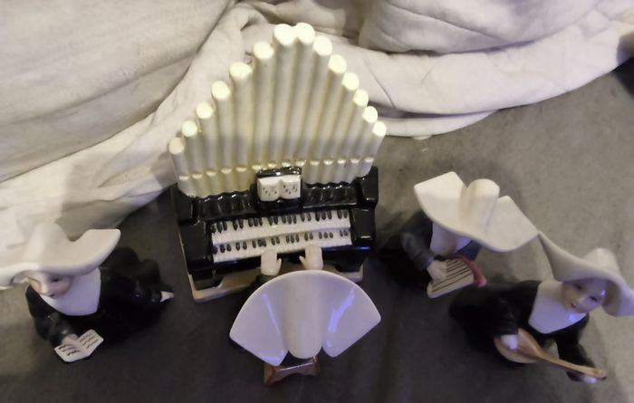 RARE vintage collectable Singing nuns